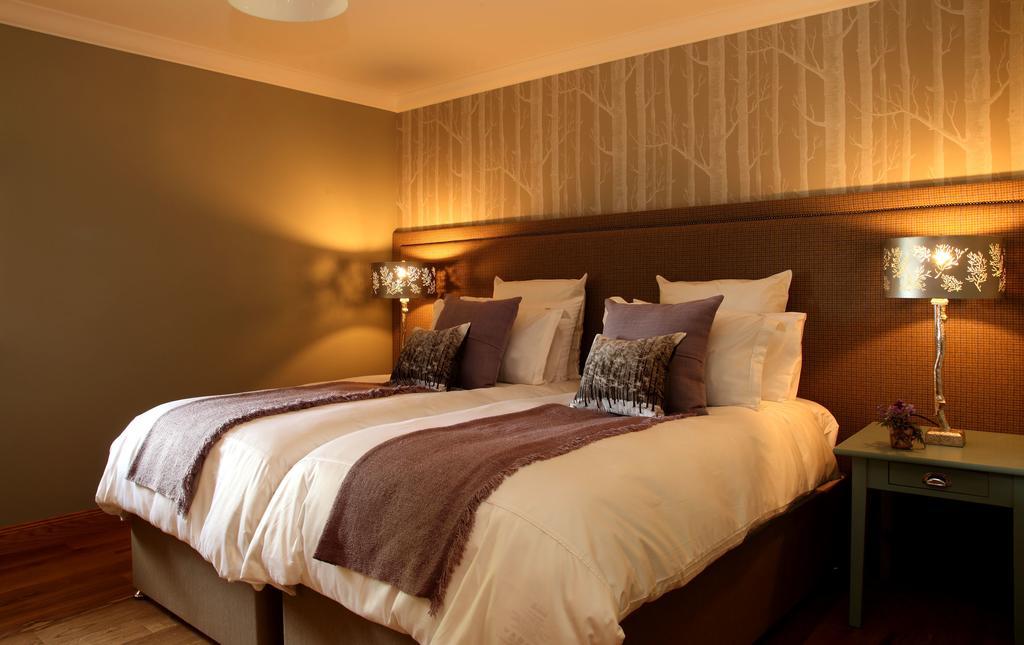 Hawkswood House And The Roundel Peat Inn Room photo